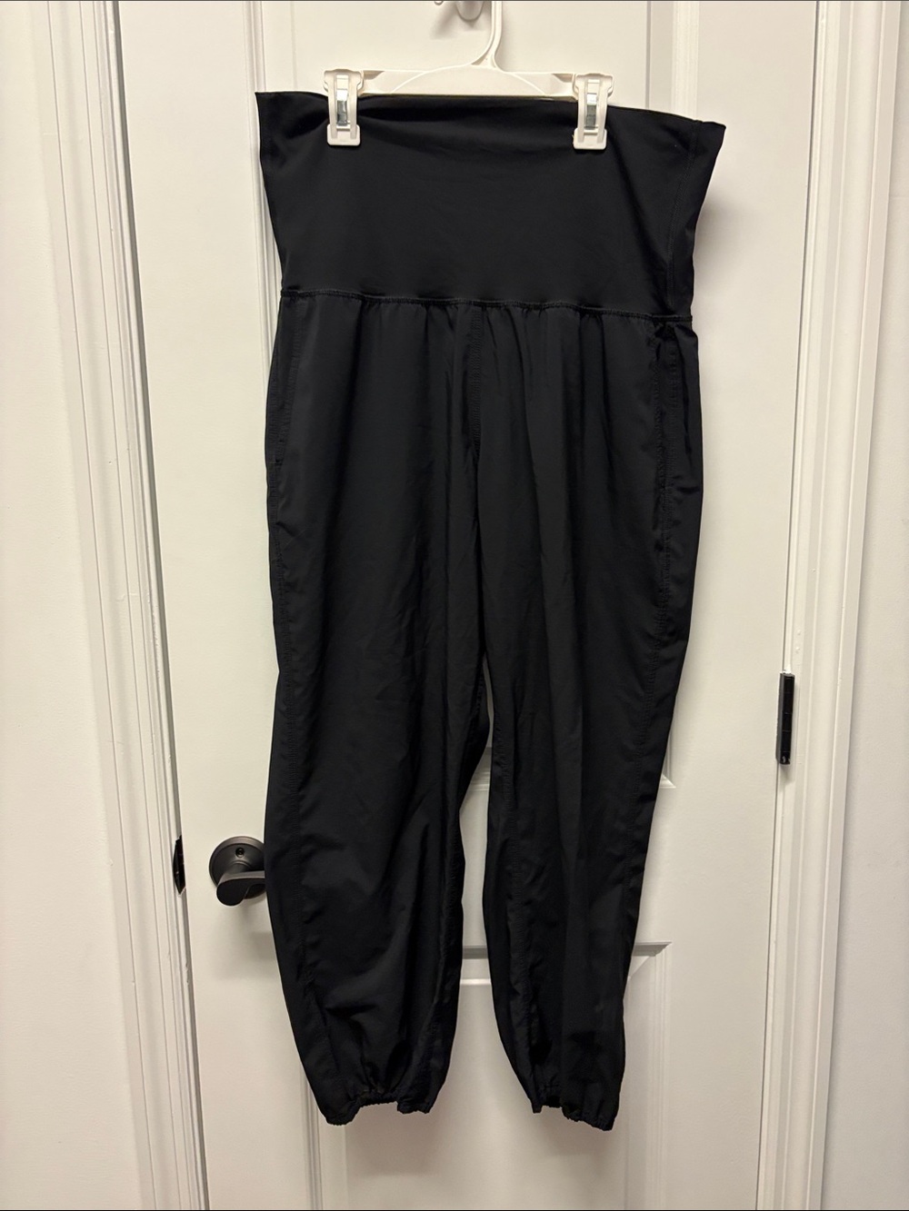 Lululemon yoga pants size 10